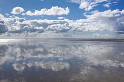 Flut am Nordstrand, Insel Spiekeroog, Ostfriesland, Niedersachsen, Deutschland, Europa