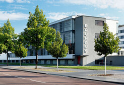 Blick auf das Bauhaus, Dessau, Sachsen-Anhalt, Deutschland, Europa