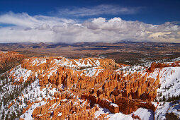 View from Bryce Point into Bryce Amphitheater, Bryce Canyon National Park, Utah, USA, America