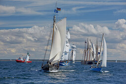 Segelschiffe auf der Ostsee zur Hanse Sail, Rostock Warnemünde, Mecklenburg Vorpommern, Deutschland, Europa