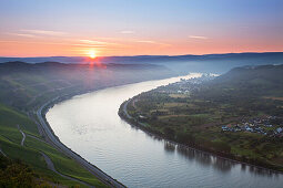 Sonnenuntergang am Rhein bei Boppard, Rhein, Rheinland-Pfalz, Deutschland