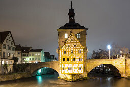 Altes Rathaus mit dem Fluss Regnitz, Bamberg, Franken, Bayern, Deutschland, Europa Weltkulturerbe der UNESCO