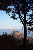 Blick zur Burg Hohenzollern, bei Hechingen, Schwäbische Alb, Baden-Württemberg, Deutschland