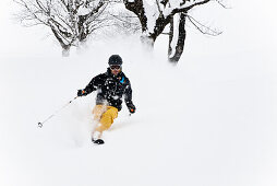 Man downhill skiing, Laliderer Scharte, Risstal, Tyrol, Austria