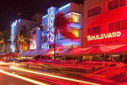 Ocean Drive bei Nacht mit Hotel Designhotel Colony, Art Deco District, South Beach, Miami, Florida, USA