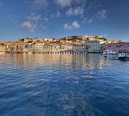 Portoferraio mit Boote im Hafen, Elba, Toskana, Italien