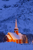 Flakstad Kirche im Abendlicht, Flakstadoya, Lofoten, Nordland, Norwegen