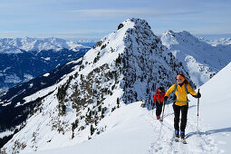 Zwei Personen auf Skitour steigen zu Kleiner Galtenberg auf, Skitour, Kleiner Galtenberg, Kitzbüheler Alpen, Tirol, Österreich
