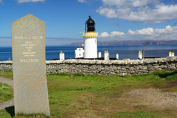 Leuchtturm von Dunnet Head, Blick auf Orkney-Inseln, Dunnet Head, Highland, Schottland, Großbritannien, Vereinigtes Königreich