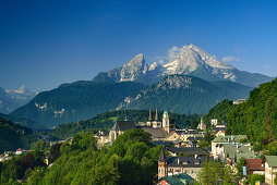 Berchtesgaden mit Schönfeldspitze und Watzmann, Berchtesgaden, Berchtesgadener Alpen, Oberbayern, Bayern, Deutschland