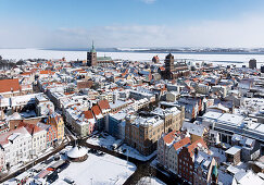 Blick von der Marienkirche auf Stralsund, Neuer Markt, Nikolai- und Jacobikirche, Strelasund, Insel Rügen, Hansestadt Stralsund, Mecklenburg-Vorpommern, Deutschland