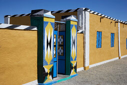 Buntes Eingangstor, Dunqula, asch-Schamaliyya, Sudan
