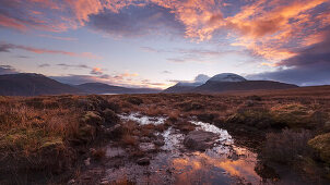 An Teallach im Sonnenaufgang, Dundonnell, Northwest Highlands, Schottland, Großbritannien
