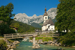 Pfarrkirche von Ramsau, Blick zur Reiteralpe, Ramsau, Berchtesgadener Land, Nationalpark Berchtesgaden, Oberbayern, Bayern, Deutschland
