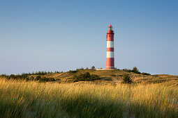 Leuchtturm in den Dünen am Kniepsand, Insel Amrum, Nordsee, Nordfriesland, Schleswig-Holstein, Deutschland