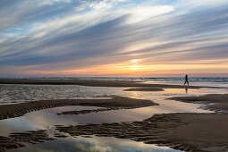 Strand bei Sonnenuntergang, Juist, Ostfriesische Inseln, Nationalpark Niedersächsisches Wattenmeer, Unesco Weltnaturerbe, Nordsee, Ostfriesland, Niedersachsen, Deutschland, Europa