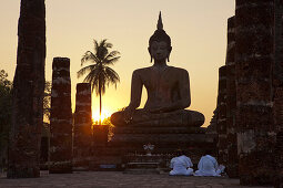 Buddha at a temple in Sukhothai Historical Park (UNESCO World Heritage Site), Sukothai Province, Thailand, Asia