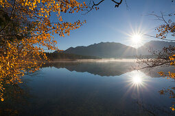 Sunrise, view over Barmsee lake to the Soiern mountains and Karwendel mountains, near Mittenwald, Bavaria, Germany