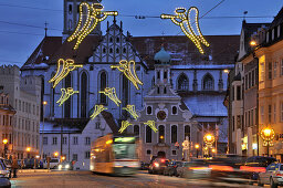 Christmas lights at the parish church of Santa Ulrich and Maximilian street, Augsburg, Swabia, Bavaria, Germany