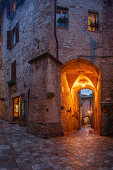 Via San Rufino, alley at night, Assisi, UNESCO World Heritage Site, St. Francis of Assisi, Via Francigena di San Francesco, St. Francis Way, Assisi, province of Perugia, Umbria, Italy, Europe