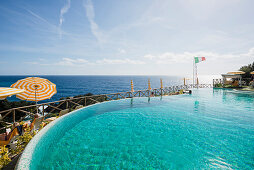 Swimmingpool vom Hotel Porto Roca, Monterosso al Mare, Cinque Terre, La Spezia, Ligurien, Italien
