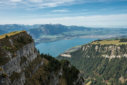 Niederhorn mit Blick auf Thuner See und Thun, Beatenberg, Berner Oberland, Kanton Bern, Schweiz