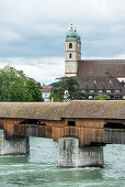 Wooden bridge and Fridolinsmuenster, Bad Saeckingen, Black Forest, Baden-Wuerttemberg, Germany