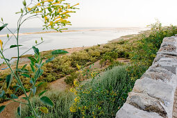 Blick von der Festungsmauer auf Ria Formosa, Cacela Velha, Algarve, Portugal