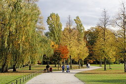 Herbsttag im Englischen Garten, München, Oberbayern, Bayern, Deutschland