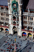 Marian column and the famous chimes in the facade of the city hall, Neues Rathaus, Marienplatz, Munich, Upper Bavaria, Bavaria, Germany
