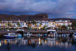 Fischerhafen und Dorf, Puerto de Mogan, Gran Canaria, Kanarische Inseln, Spanien, Europa