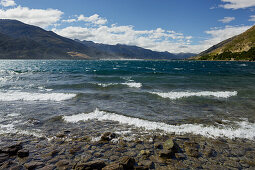 Ufer von Lake Wanaka, Otago, Südinsel, Neuseeland