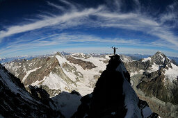 Bergsteigerin am Zmuttgrat (Nordwestgrat) des Matterhorns, Wallis, Schweiz