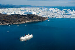Kreuzfahrtschiff MS Princess Daphne, Ilulissat Kangerlua Eisfjord, Ilulissat, Qaasuitsup, Grönland