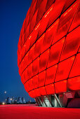 Allianz Arena bei Dämmerung, rote Beleuchtung, Fußball Stadion FC Bayern München, München, Bayern, Deutschland, Architekt Herzog und De Meuron