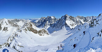 Back-country skier ascending to Laengentaler Weisserkogel, Sellrain, Stubai Alps, Tyrol, Austria