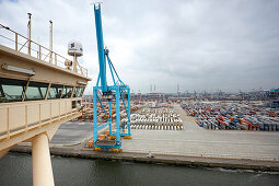 Portalkran im Hafen, Rotterdam, Südholland, Niederlande