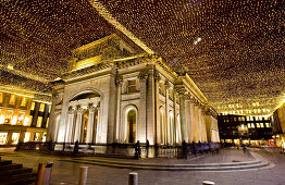 Royal Exchange Square mit Beleuchtung, Glasgow, Schottland, Großbritannien, Europa