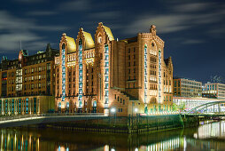 Maritimes Museum bei Nacht, beleuchtet, Speicherstadt, Hamburg, Deutschland