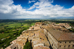 Blick über den Dächern, Montepulciano, Provinz Siena, Toskana, Italien