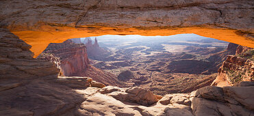 Mesa Arch, Canyonlands National Park, Moab, Utah, USA