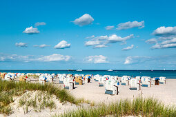 Blick über Dünen und Strand zum Meer, Grömitz, Lübecker Bucht, Ostsee, Schleswig-Holstein, Deutschland