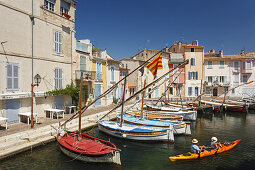 Boats in the port in Martigues, Port am Etang de Berre, Bouches-du-Rhone, Mittelmeer, Provence, Frankreich