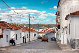 Blick auf eine Straße, Moura, Alentejo, Portugal