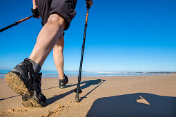 Nordic Walking am Strand, Algarve, Portugal