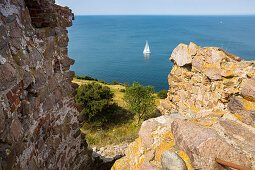 Ausblick von der größten Burgruine Nordeuropas, Mittelalterfestung Hammershus, dänische Ostseeinsel, Ostsee, Insel Bornholm, Dänemark, Europa