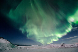 Polarlichter in der Nähe von Vik, Ringstraße, Berge, Island