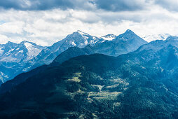 A mountain slope in the sunlight with mountain scenery, Kitzbühel Alps, Kitzbühel, Tyrol, Austria