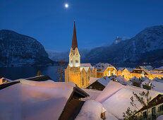 winterliches Hallstatt, Evangelische Pfarrkirche, Hallstätter See, Salzkammergut, Oberösterreich, Österreich