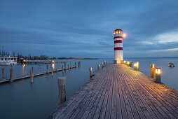 Leuchtturm in Podersdorf am See, Neusiedlersee, Burgenland, Österreich